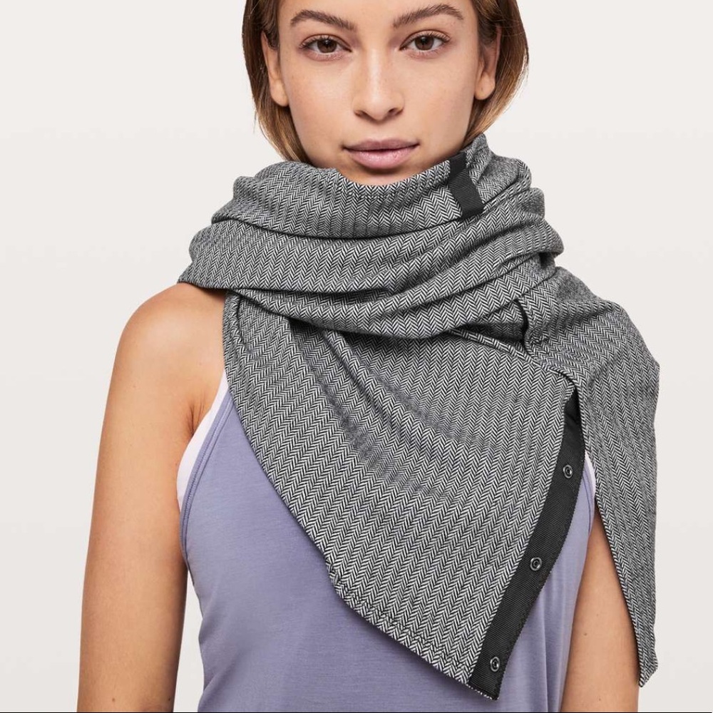Lululemon herringbone vinyasa scarf